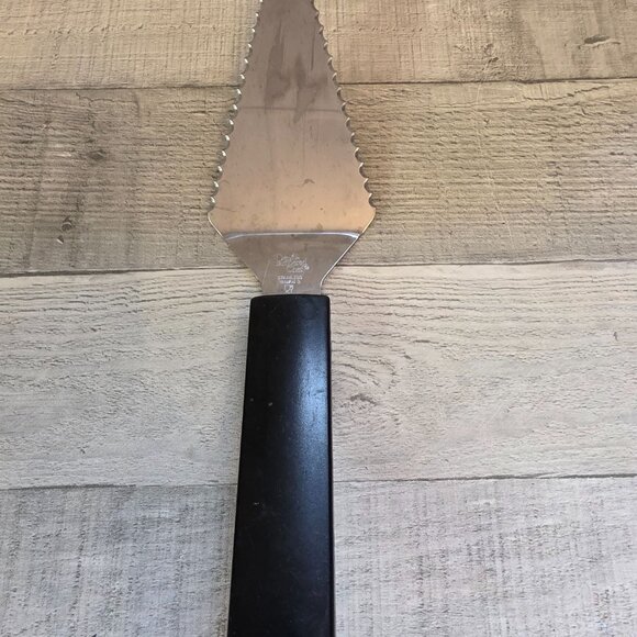 Pampered Chef Stainless Steel Pie Server Slicer Black Handle - Picture 1 of 3